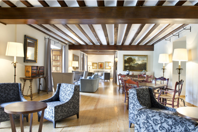 Escapada con Desayuno y Comida o Cena para dos personas en Parador de Zamora (Zamora)