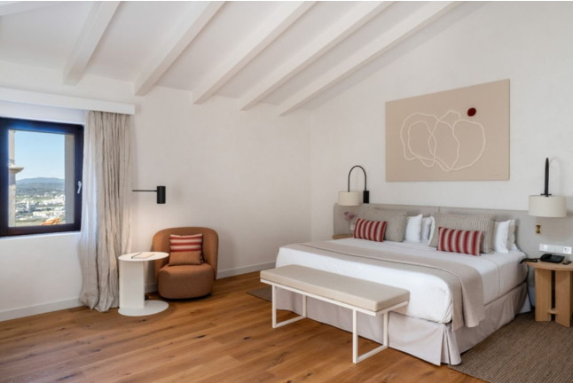 Escapada con Desayuno y Comida o Cena para dos en Parador de Ibiza 4* (Ibiza)