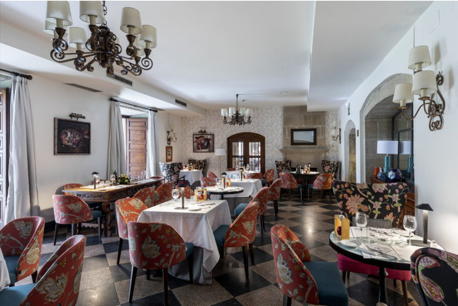 Mesa para dos: Comida o Cena para dos personas en Parador de Pontevedra (Pontevedra)