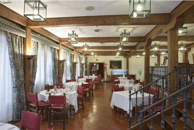 Mesa para dos: Comida o Cena para dos personas en Parador de Santo Domingo de la Calzada (La Rioja)