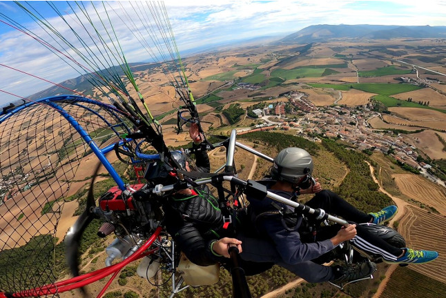 Vuelo en Paramotor con Vídeo (Legarda, Navarra)