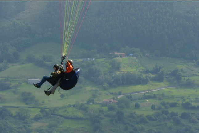 Vuelo en Parapente (Asturias)