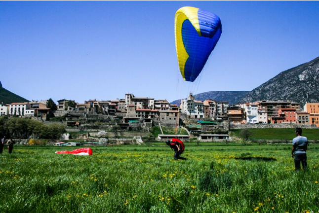 Vuelo en Parapente Biplaza Pro (3 localizaciones de Lleida)