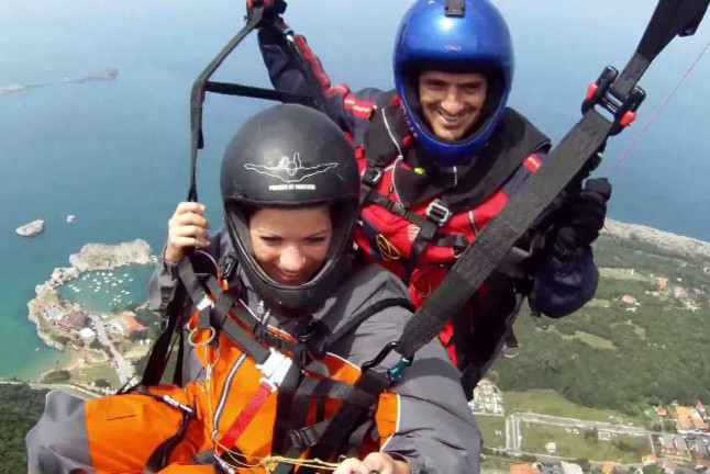 Vuelo en Parapente con Vídeo (Cantabria)