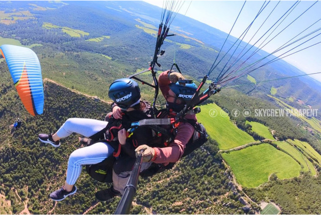 Vuelo en Parapente con Práctica de Pilotaje y Maniobras Acrobáticas (Ódena, Barcelona)