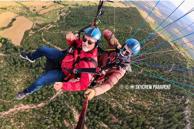 Vuelo en Parapente con Práctica de Pilotaje y Maniobras Acrobáticas (Ódena, Barcelona)