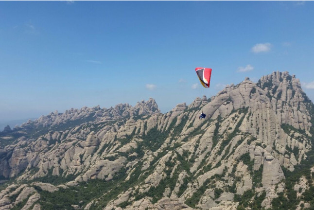 Vuelo en Parapente por Montserrat y Senderismo o Escalada (Monistrol de Montserrat, Barcelona)