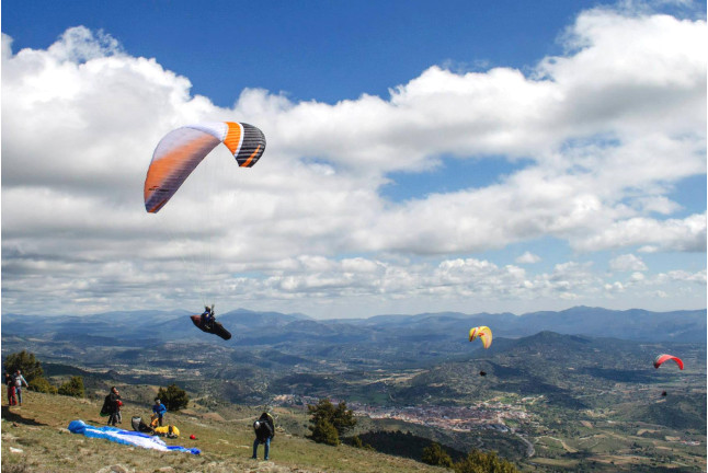 Vuelo Panorámico en Parapente desde los Altos de la Sierra (Segovia)