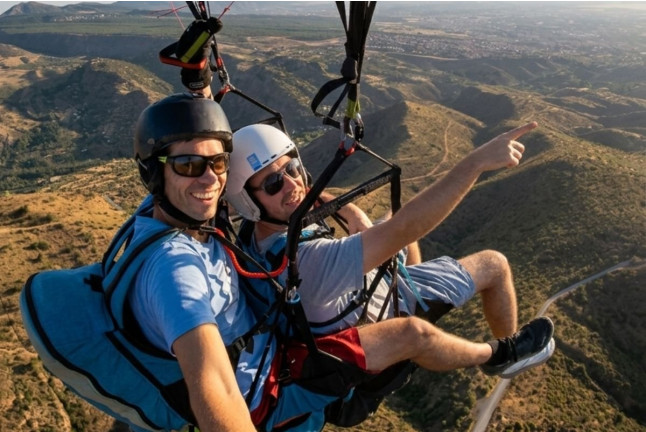 Vuelo en Parapente Biplaza con Vídeo en Sierra Nevada (Cenes de la Vega o Purche, Granada)