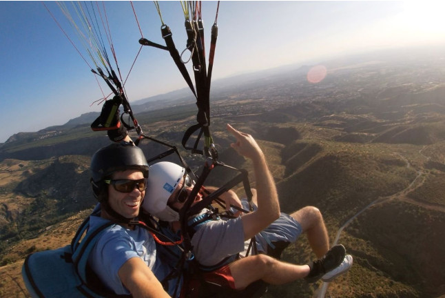 Vuelo en Parapente Biplaza con Vídeo en Sierra Nevada (Cenes de la Vega o Purche, Granada)