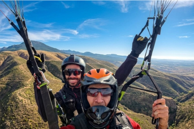 Vuelo en Parapente Biplaza con Vídeo en Sierra Nevada (Cenes de la Vega o Purche, Granada)