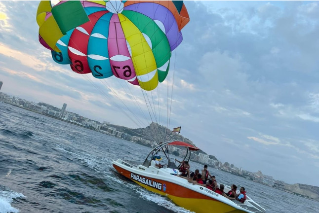 Parasailing (Aguadulce, Almería)