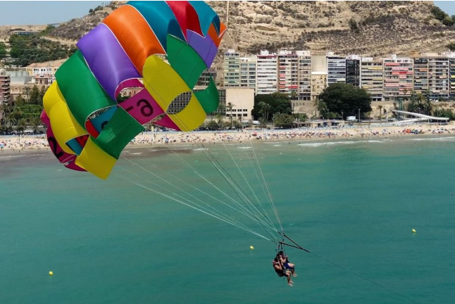 Parasailing (Aguadulce, Almería)