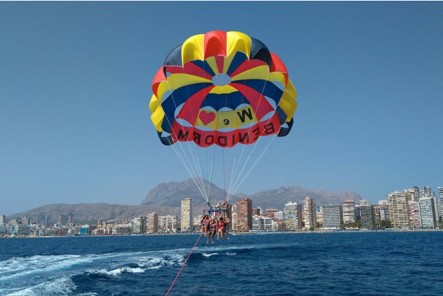 Parasailing (Benidorm, Alicante)