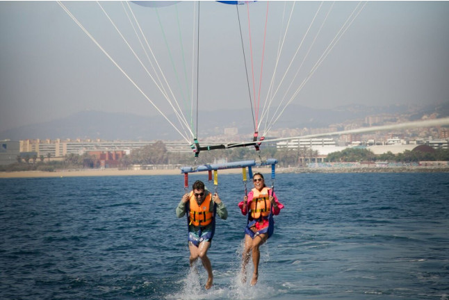 Parasailing (Badalona, Barcelona)