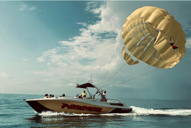 Parasailing (Cambrils, Tarragona)