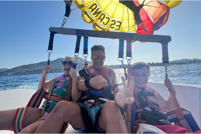 Parasailing con Fotos y Vídeo (Santa Eulalia del Río, Ibiza)
