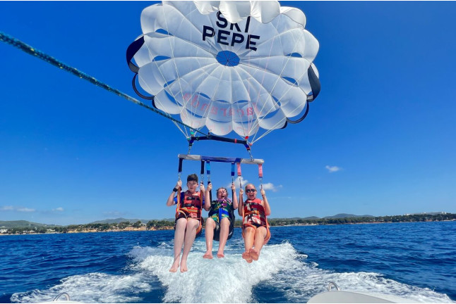 Parasailing con Fotos (Santa Eulalia del Río, Ibiza)