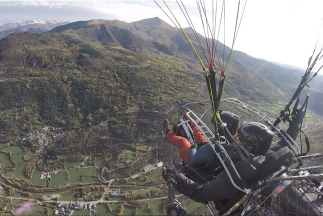 Vuelo Biplaza en Paratrike con Vistas a Pico Aneto (Castejón de Sos, Huesca)