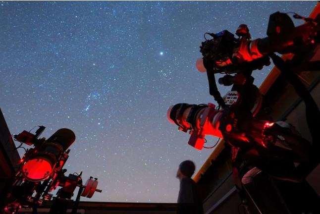 Cena con las Estrellas: Espectáculo Astronómico y Cena para dos (Prades, Tarragona)