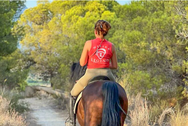 Paseo a Caballo por la Montaña con Vistas al Mar (Villajoyosa, Alicante)