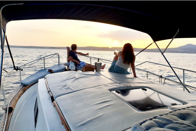 Paseo al Atardecer y Noche en Barco para dos (Estepona, Málaga)
