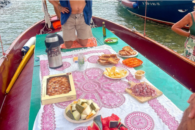Paseo en Barca, Yoga y Desayuno en el Cap de Creus (Girona)