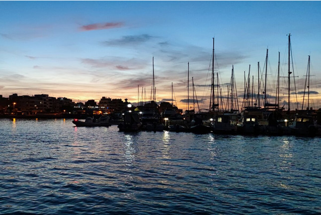 Paseo Romántico en Barco con Copa de Cava, Fotos y Vídeos para dos (La Caleta de Adeje, Tenerife)