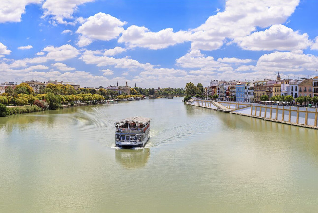 Paseo en Barco ¡Déjate conquistar por Sevilla! Aladinia