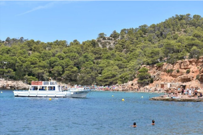 Paseo en Barco Tradicional de Madera con Baño (Ibiza)