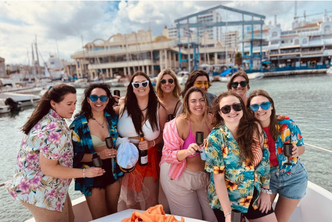 Salida Privada en Catamarán con Avistamiento de Delfines para dos (Benalmádena, Málaga)