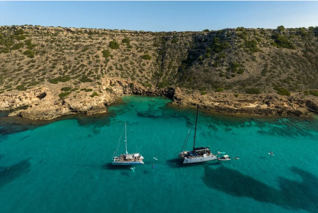 Paseo en Catamarán con Comida (Mallorca)