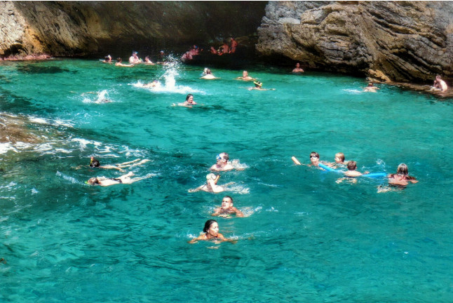 Bay Cruise - Paseo en Catamarán con Baño en Islas Malgrats (Mallorca)