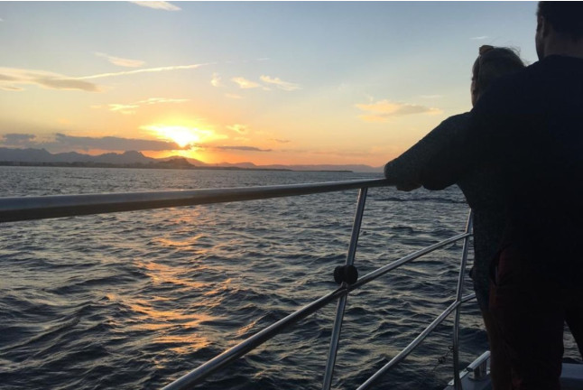 Paseo en Catamarán a la Puesta de Sol con Copa de Agua de Valencia (Valencia)