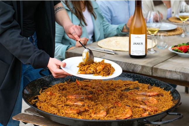 Paseo Guiado con Cata de Vinos y Comida para dos en Clos de Basella (Siurana, Girona)