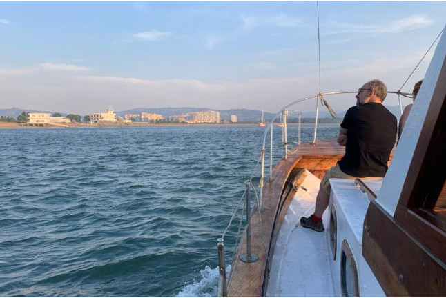 Paseo en Antiguo Barco Pesquero de Madera (Laredo, Cantabria)
