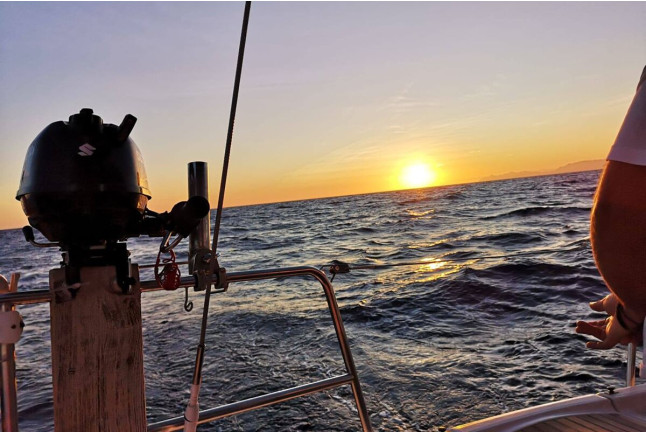 Paseo en Velero Privado para Ver la Puesta de Sol con Champán para dos (Águilas, Murcia)