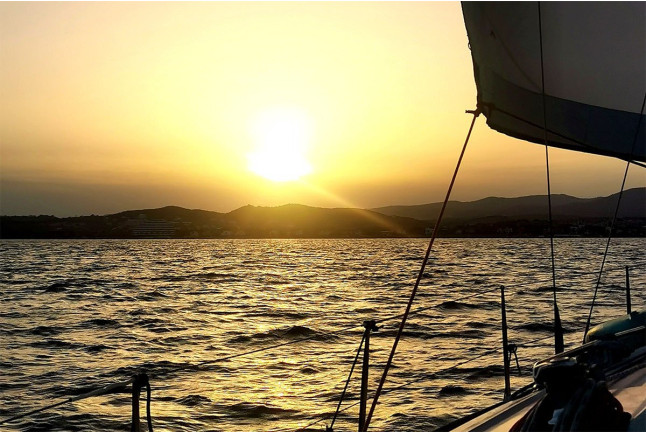 Paseo en Velero al Atardecer para dos (Sitges, Barcelona)
