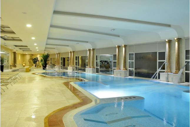 Paseo en Globo con Vídeo, Almuerzo y Cava y Cena Romántica con Spa para dos en Hotel Beatriz Toledo Auditorium & Spa 4* (Toledo)