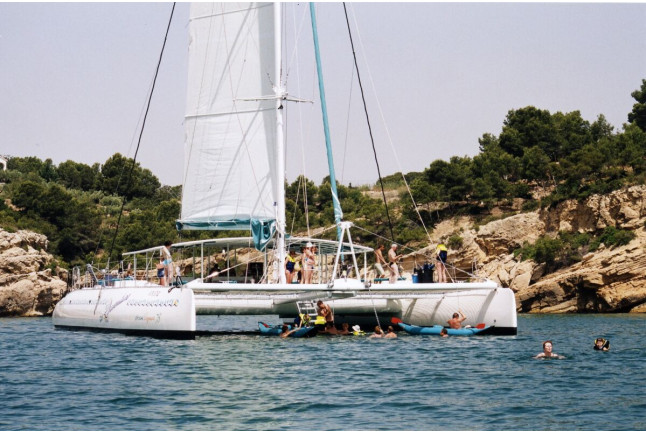 Paseo en Catamarán, Snorkel y Comida (Tarragona)
