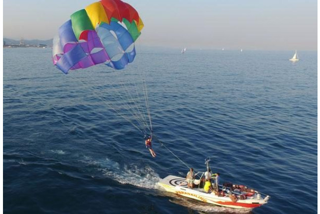 Parasailing en Port Olímpic (Barcelona)