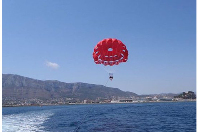 Paseo en Barco y Parasailing (Dénia, Alicante)
