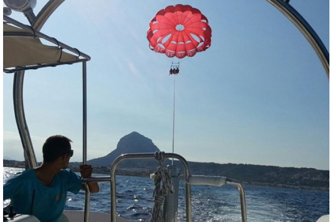 Paseo en Barco y Parasailing (Dénia, Alicante)