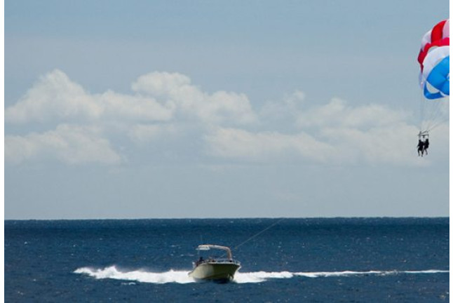 Paseo en Barco y Parasailing (Dénia, Alicante)