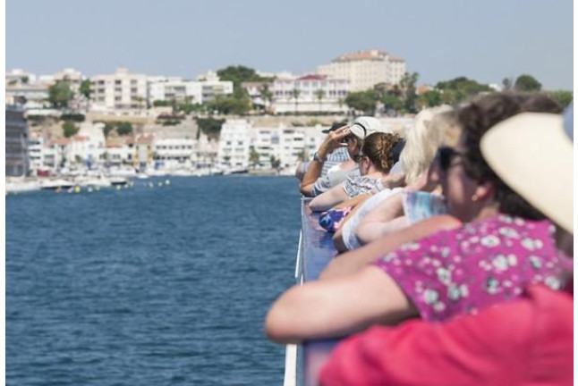 Paseo a bordo del Catamarán Don Joan (Maó, Menorca)