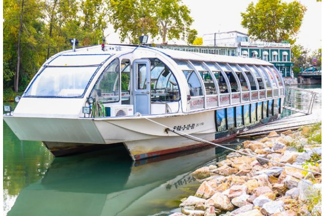 Paseo Turístico en Barco y Aventura Histórica (Aranjuez, Madrid)
