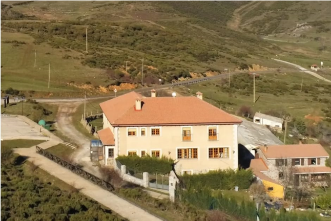 Escapada con Desayuno en Hotel Pico Espigüete (Alba de los Cardaños, Palencia)