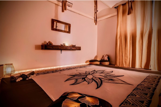Jacuzzi, Masaje Royal Thai o Pijat Balinés y Masaje Craneofacial Hot Pindas en Jamu Rituals Spa & Massage (Barcelona)