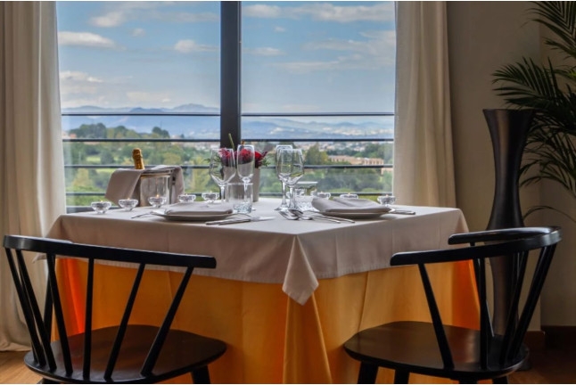 Day Pass: Día de Piscina con Comida en Dolce by Wyndham Barcelona Resort 4* (Sant Esteve Sesrovires, Barcelona)