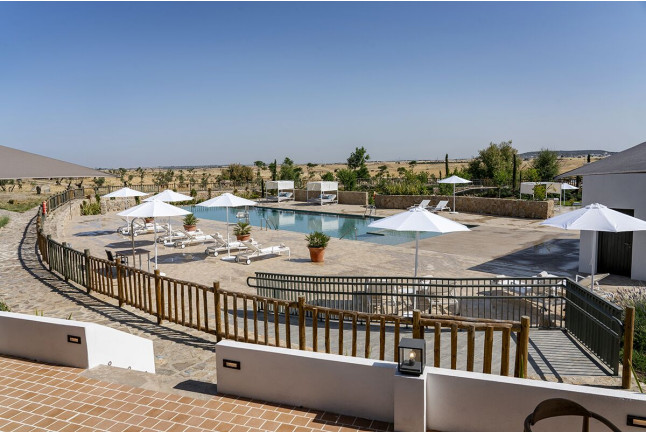 Daypass: Día de Piscina y Tapas en Hotel Hospes Palacio de Arenales & Spa 5* (Cáceres)